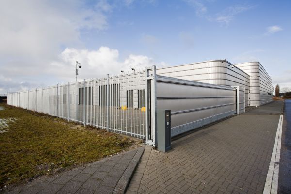 Industrial Fence Maintenance